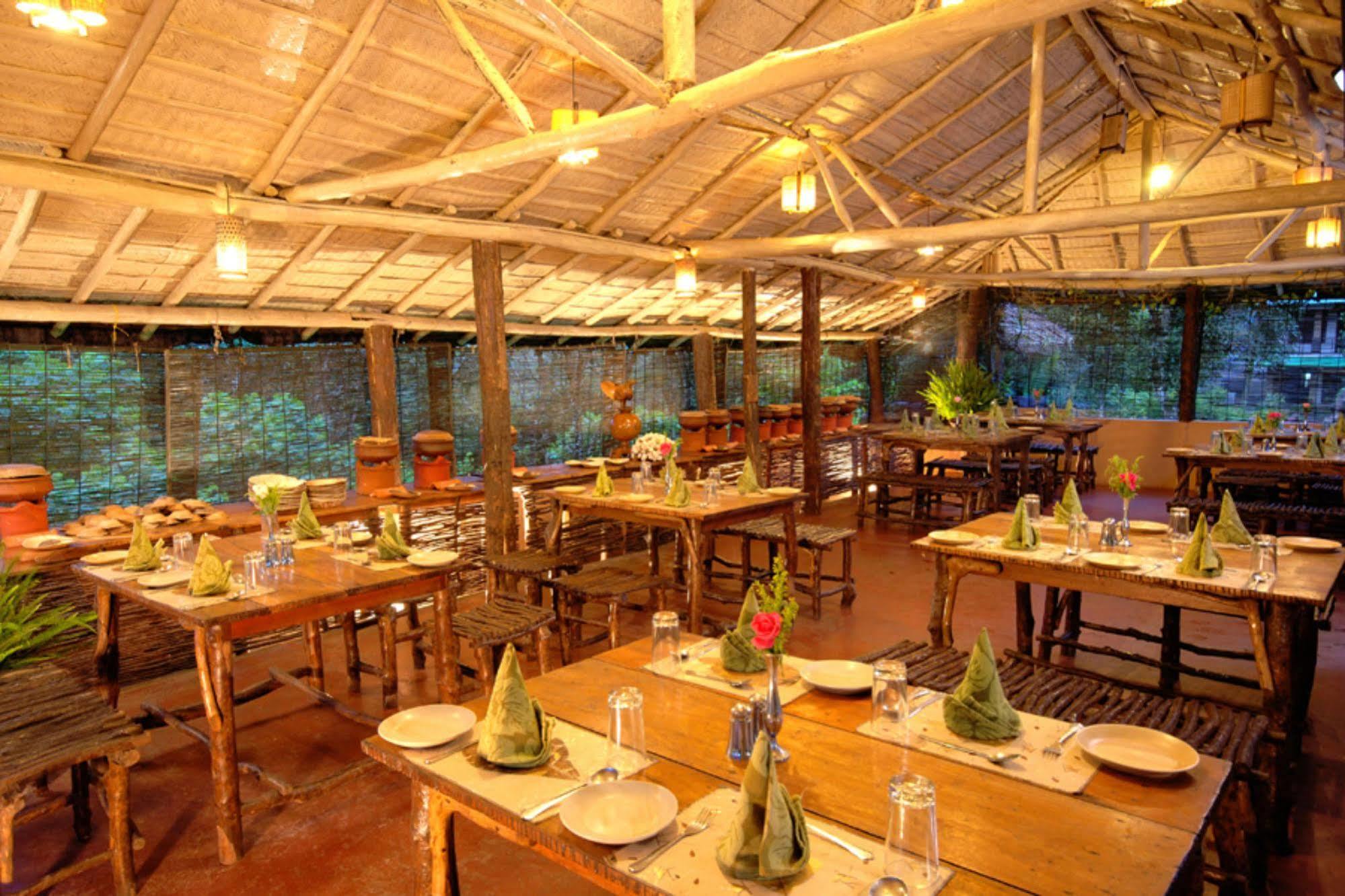 Carmelia Haven Resort Thekkady Exterior foto
