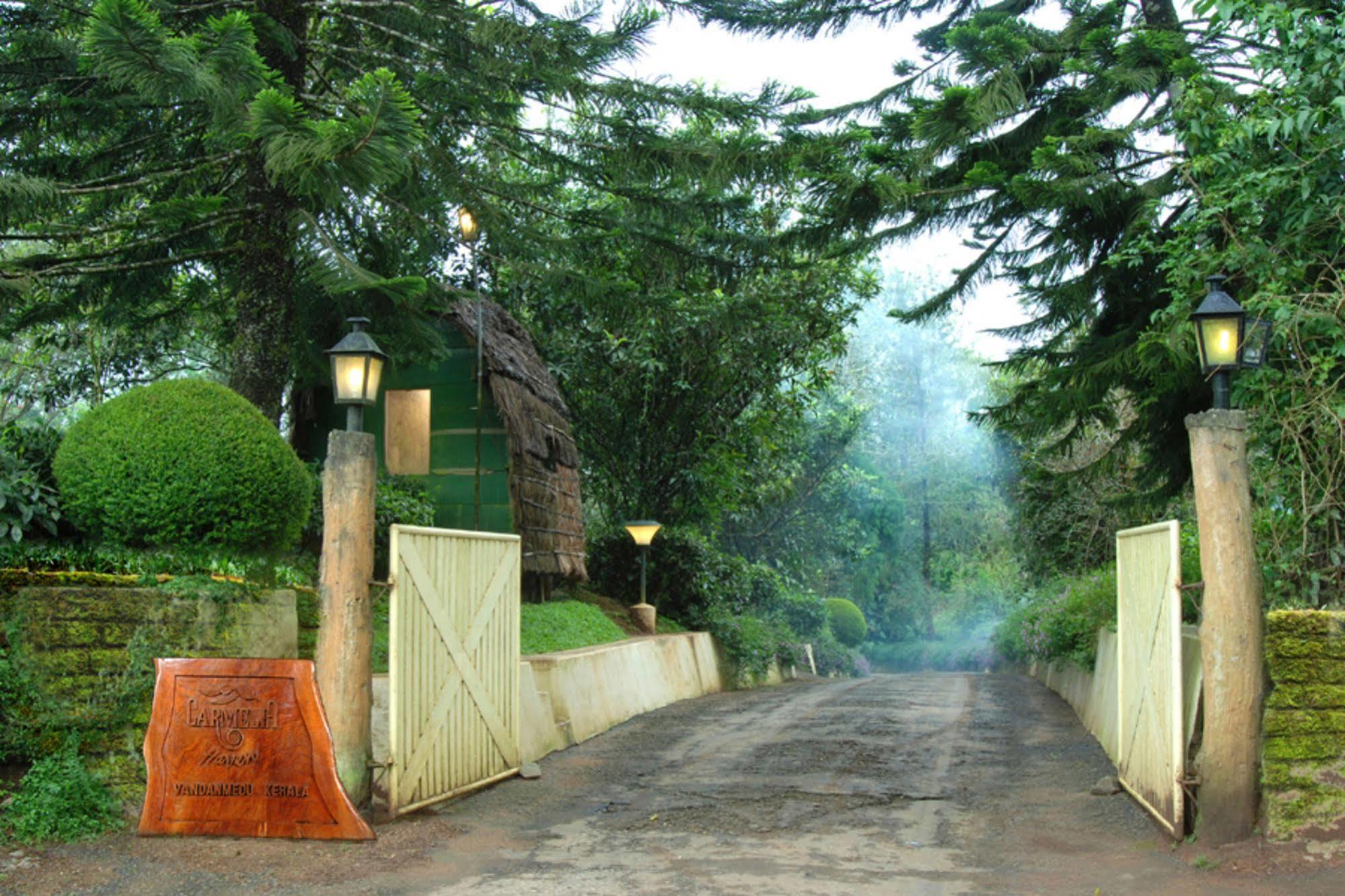 Carmelia Haven Resort Thekkady Exterior foto